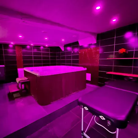 Jacuzzi Et Confort - 002 Apartment